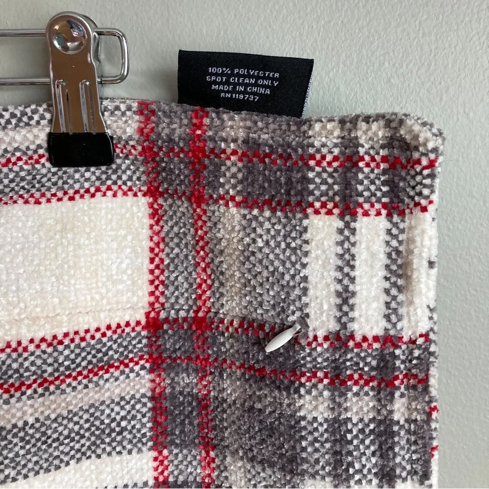 Envogue Cream and Gray Velvety Plaid Pillowcase